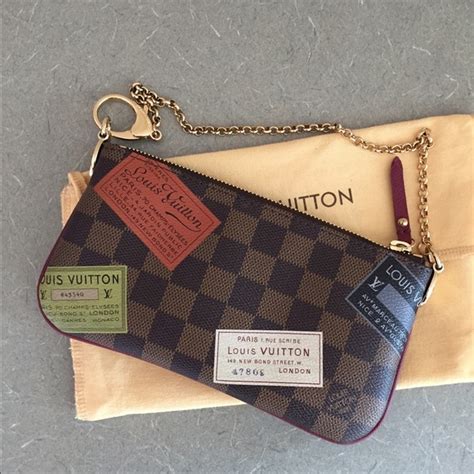 authentic louis vuitton stamp.